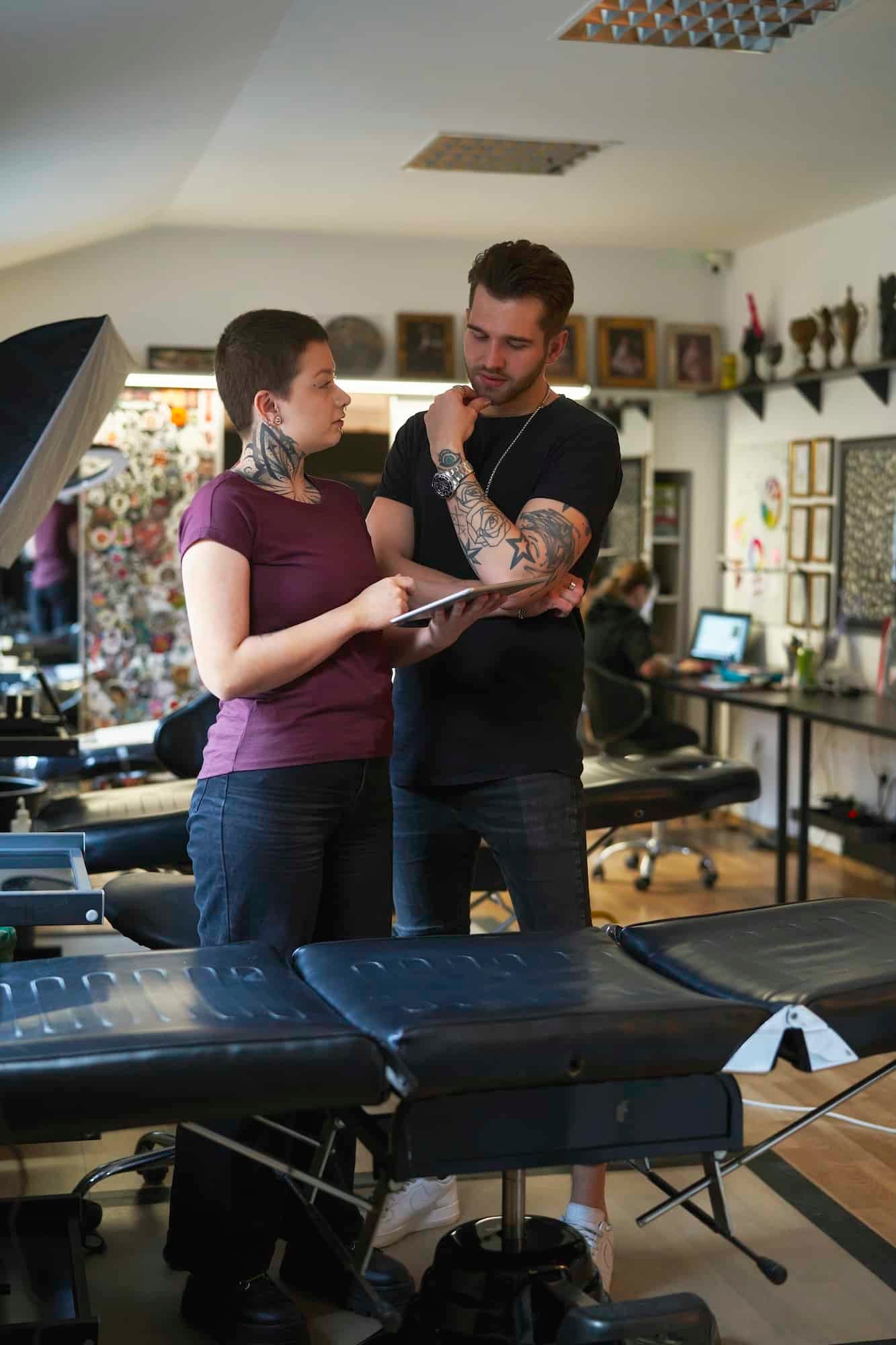 Why Hire Pearl Lemon Tattoos Artist For A Party?