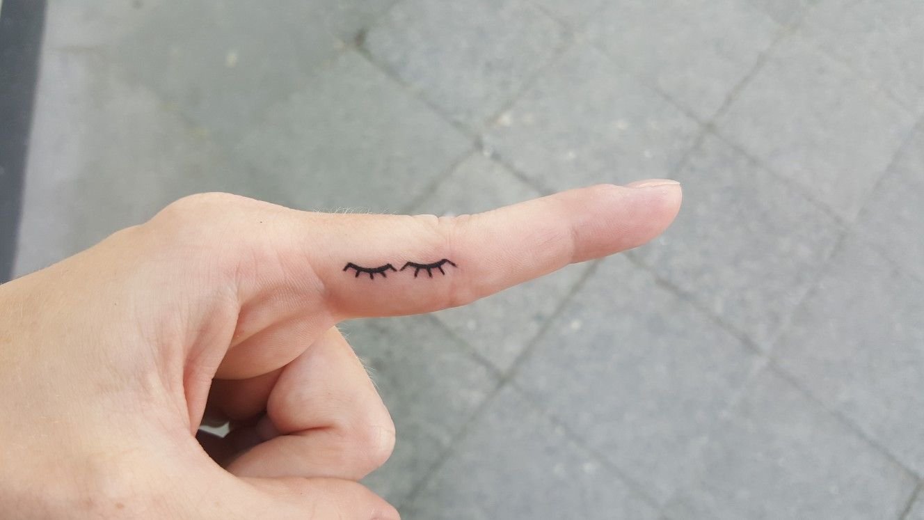 Sneaky, Hidden Set of Lashes